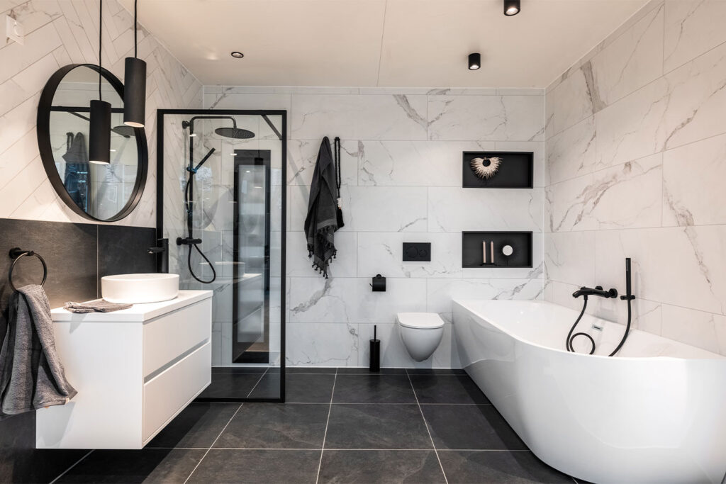 tijdloze minimalistische badkamer