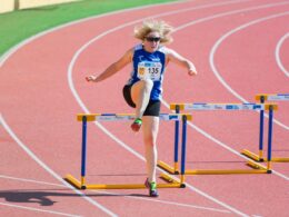 Atleta veterana participando en una de las pruebas celebradas en las pistas de la Ciudad Deportiva de Carranque enmarcadas en el Campeonato del Mundo de Atletismo de Veteranos celebrado en Málaga entre el 04 y el 16 de Septiembre de 2018. Me trajo buenos recuerdos volver a Carranque en donde ya hace bastantes años participé en alguna que otra carrera.