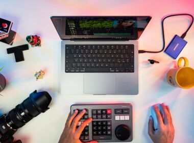 Filmmaker at working with MacBook Pro 14 M1 on Davinci Resolve